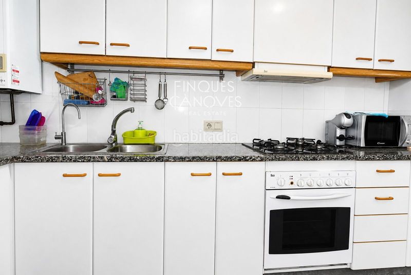 Foto 7f6059dc-def7-49cf-affd-9f93b2763007. Flat with heating in Centre Salt