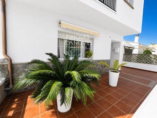 Chalet  Comte berenguer. Casa en venta en el centro de bascanó