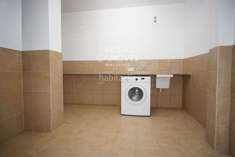 Foto f032f988-f6fa-4511-b622-c841b5a60f97. Casa adossada amb calefacció aparcament a Barri Vell Salt