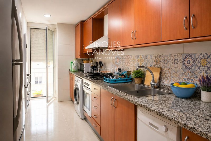 Foto e6abdc46-6dba-4ff4-878c-72b1b7efddd5. Flat with heating in Eixample Nord Girona