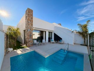 Haus in San Javier. Villa independiente de lujo con piscina, jardín privado y gran s