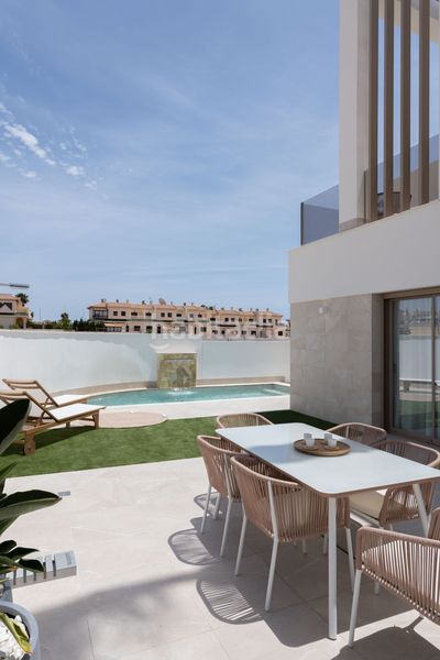 Foto c18f3c9d-d5de-4cf5-8ef4-371719b2758a. Casa amb piscina a Las Lomas de Rame-Bahía Bella Alcázares (Los)