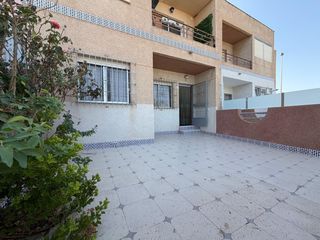 Pis a Los Peñascos-El Salero-Los Imbernones. Apartamento en planta baja a pocos metros del mar en san pedro d