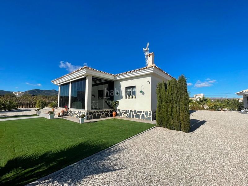 Foto c131baa0-8286-4c6a-8f8b-6c576c1a5390. Casa amb piscina a Pinoso