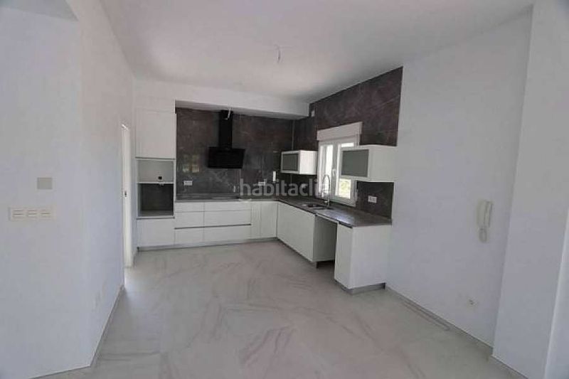 Foto d3c27c70-341d-445e-9865-60e2f1b2d472. Casa amb piscina a Pinoso