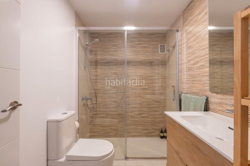 Foto 5921cfef-4bec-45bc-aed8-3339ef96e6bf. Pis a calle carlos arniches 4 a Manantiales-Estación de Autobuses Torremolinos