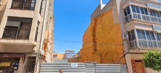 Terreny residencial a Plaça de d'espanya 1. Venta de parcela urbana centrica