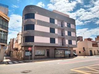 Edifici  Carrer santa barbara 9. Edificio en centro nules.