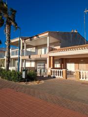 Haus  Paseo marítimo 133. Apartamento primera linea playa