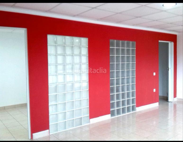 Foto 03a0bb80-27d9-4c09-9c2f-b3e5b8723895. Oficina a carrer michalovce 53 a El Pilar Villarreal / Vila - real