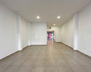 Lloguer Local Comercial a Centre. Local comercial planta baja en carrer corró, granollers