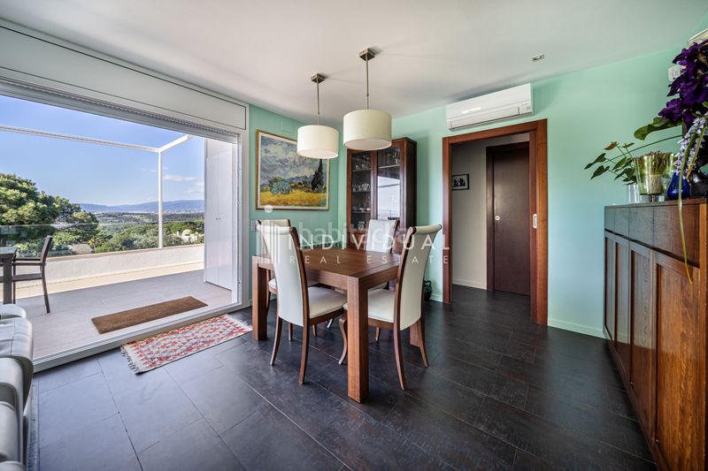 Foto 3f5f524d-ee51-4b99-b585-57ba23d5175e. Casa amb xemeneia calefacció aparcament piscina a Vallromanes