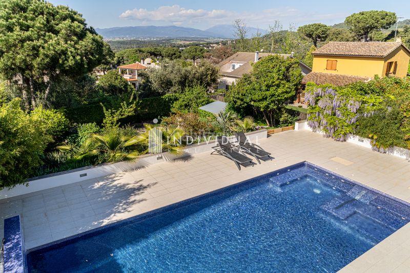 Foto 7824f382-5d88-4215-afba-85e2318a2e59. Casa amb xemeneia calefacció aparcament piscina a Vallromanes