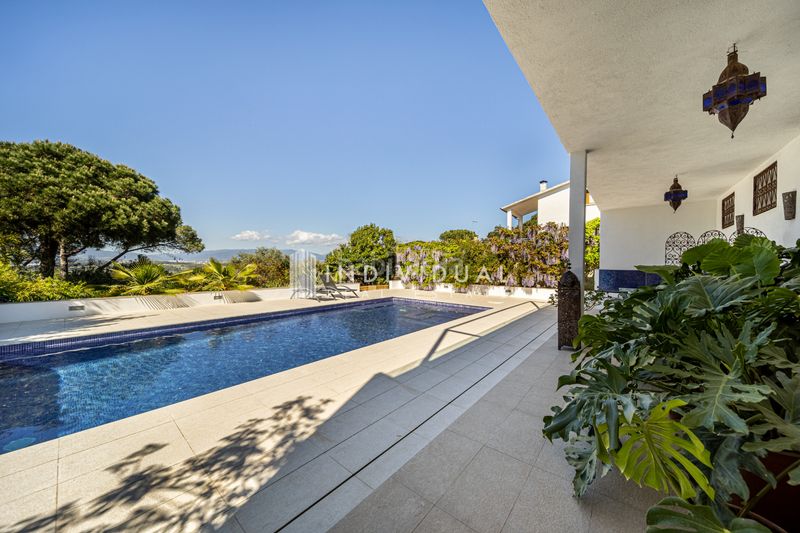 Foto aec68ea8-9881-42a6-8b6d-4653a2b229ad. Casa amb xemeneia calefacció aparcament piscina a Vallromanes