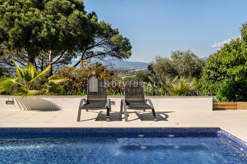 Foto c1e5913c-7b58-4393-90c3-18002efcd789. Casa amb xemeneia calefacció aparcament piscina a Vallromanes