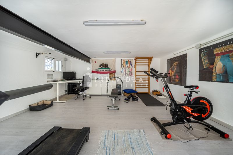 Foto de99f1bb-ddcc-4921-bf48-e0b31c00020b. Casa amb xemeneia calefacció aparcament piscina a Vallromanes