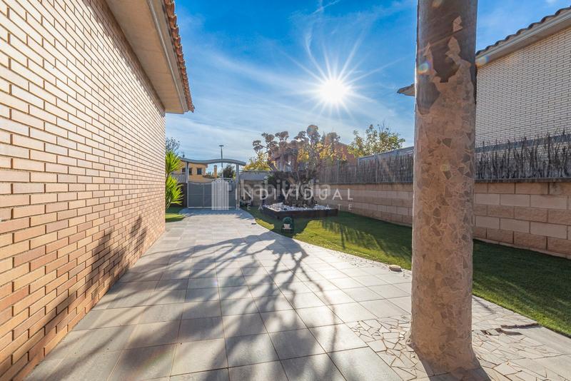 Foto 214e489d-ec6a-4c82-b662-01aca2c5c940. Haus mit heizung parking pool in Canovelles