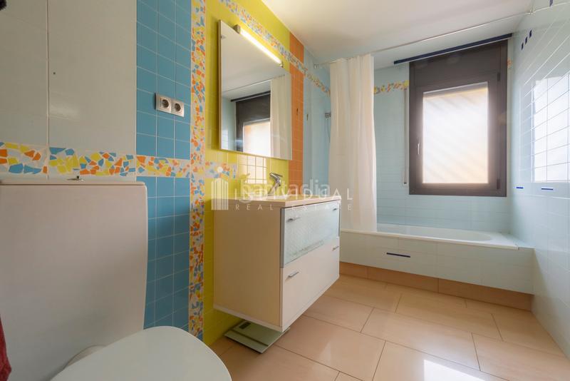 Foto 56af5133-55ce-44fd-a7b1-811faadbbe75. Haus mit heizung parking pool in Canovelles