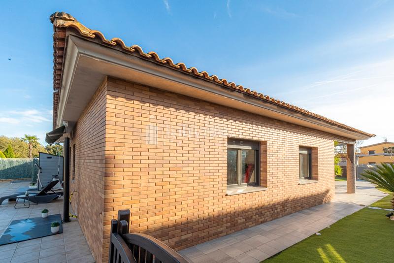 Foto ff879fca-d576-45d2-8e46-05c4269cbe86. Haus mit heizung parking pool in Canovelles