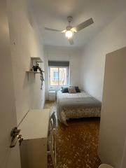 Alquiler Piso en Pasaje campoamor 1. Piso compartido- habitacion