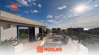 Attico  Avenida central. tico dplex con vistas al mar y la montaa en magic world