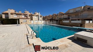 Casa a schiera  Carrer zarauz. Chalet adosado en venta en calle zarauz