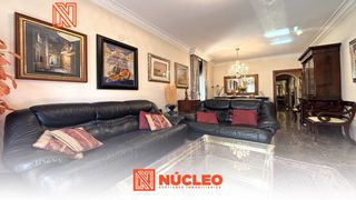 Haus  Plaça d'isabel la catòlica. Casa adosado en venta en plaza d'isabel la catòlica