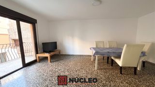 Piso  Carrer del mestre caballero. Práctico piso con balcón y gran potencial en zona excelente de c