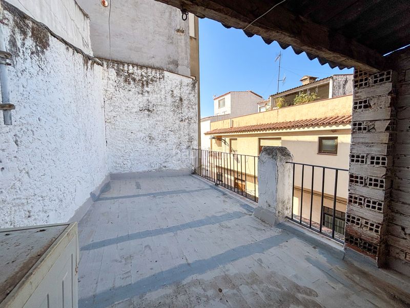 Foto f1c16315-f708-4bd3-ac00-263fed054b19. Casa aparellada a Coves de Vinromà (les)