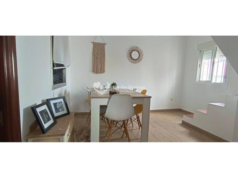 Foto ba17f1db-c35c-45bc-9602-53bd1110205b. Semi detached house with heating in La Paz Alcalá de Guadaira