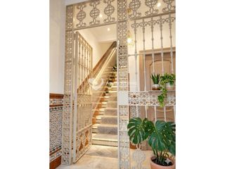 Casa en La Paz. Vivienda con local de 172 m2 en planta baja. contiene im�genes m