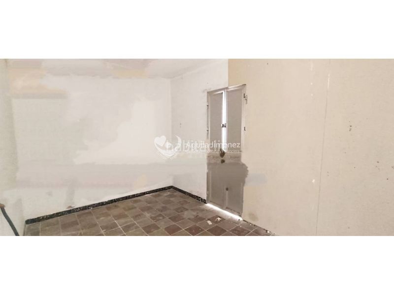 Foto d438bb7d-9e43-47c8-b570-d384c1b88653. Casa adosada venta de casa en La Paz, alcalá de guadaíra en Alcalá de Guadaira