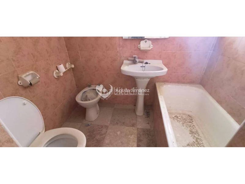 Foto 4c7b34d0-3e21-42f2-b3d6-498a4a5a29c5. Casa en calle rábida 25 casa en venta en campo de las beatas. contiene imágenes mejoradas con ia en Alcalá de Guadaira
