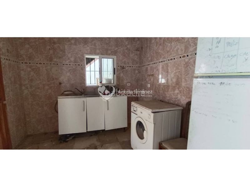 Foto 887112f7-331e-4191-b178-107c85ef4e68. Casa en calle rábida 25 casa en venta en campo de las beatas. contiene imágenes mejoradas con ia en Alcalá de Guadaira