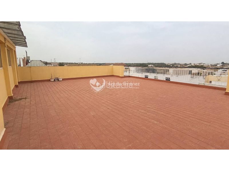 Foto 57d42f96-a3da-458d-a673-e0414a0fde24. Casa adosada venta de casa adosada en Nueva Alcalá, alcalá de guadaíra contiene imágenes generadas con ia en Alcalá de Guadaira
