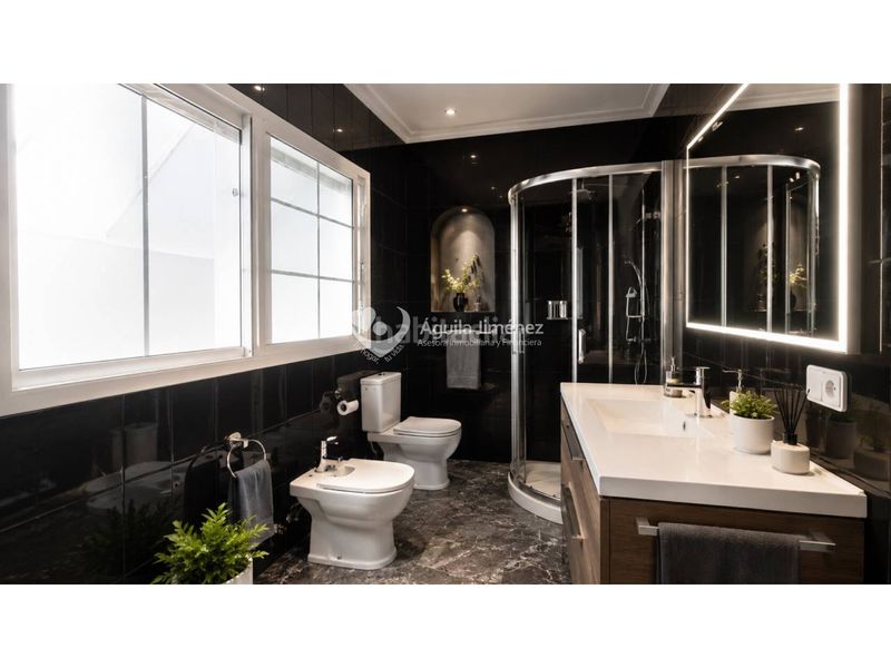 Foto b9348472-cf87-43aa-bcea-ce5f520bd731. Casa adosada venta de casa adosada en Nueva Alcalá, alcalá de guadaíra contiene imágenes generadas con ia en Alcalá de Guadaira