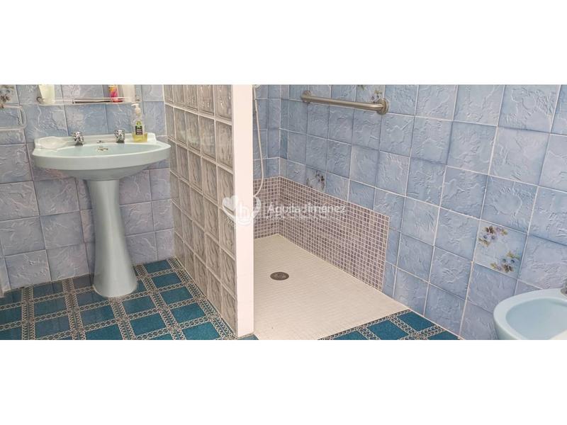 Foto 5e8f0029-b3c4-427f-a6ab-5a395cb2cc49. House with heating parking in La Paz Alcalá de Guadaira