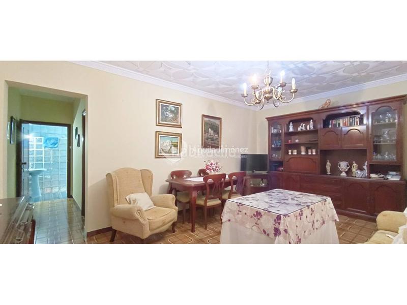 Foto b37e393f-b9d9-4b9b-82f0-bf95570a1abb. House with heating parking in La Paz Alcalá de Guadaira