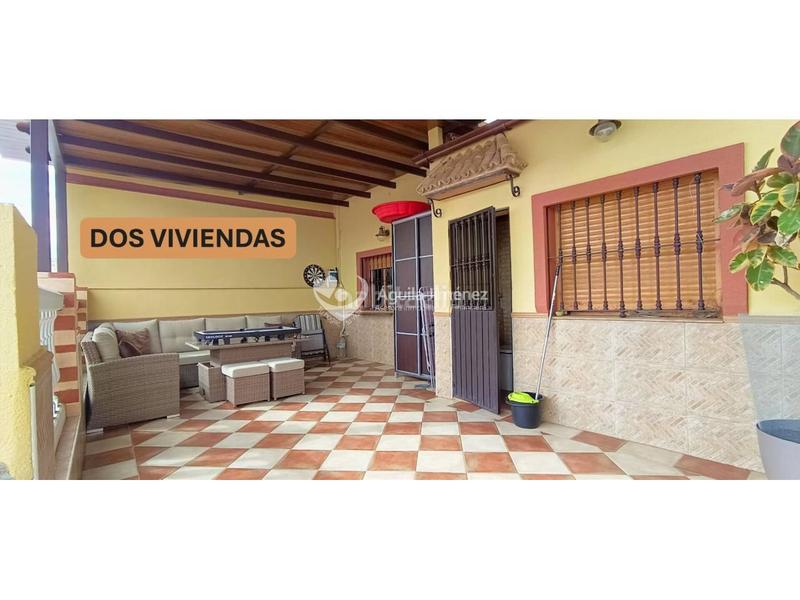 Foto e37e129e-39e9-48f5-b576-f53af00e3ac8. Doppelhaus mit heizung in Oromana Alcalá de Guadaira