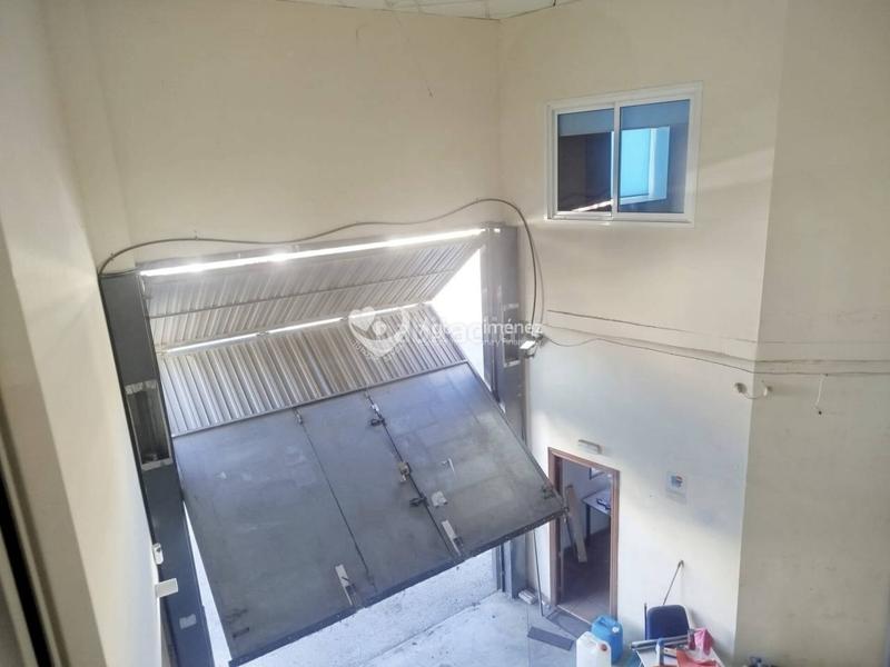 Foto 50beaf06-ec7e-49c3-8698-eade66ebf7fa. Industrial building with heating in La Paz Alcalá de Guadaira