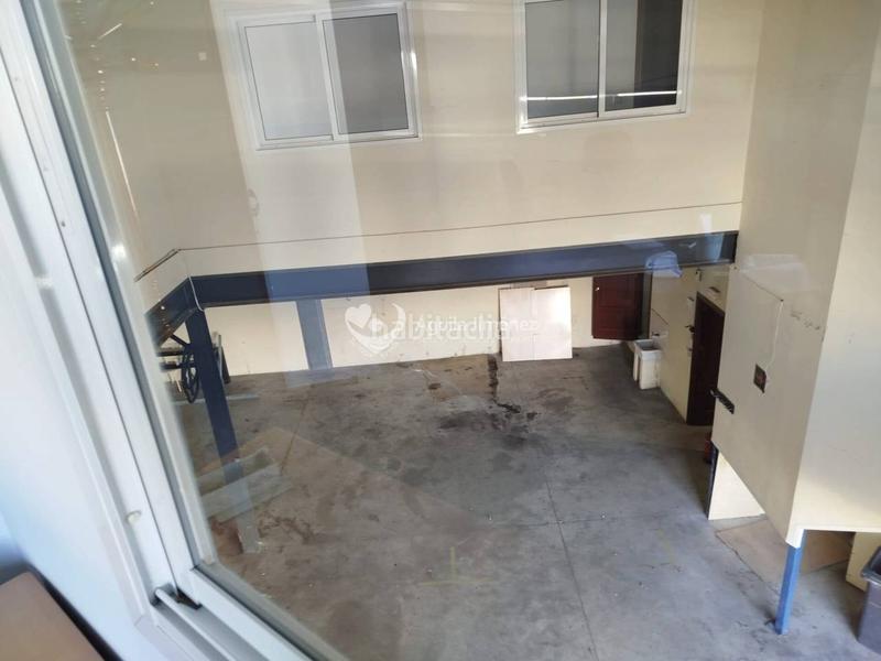 Foto 7bad6f81-2dc9-42b0-9c9b-c7c322c241f3. Industrial building with heating in La Paz Alcalá de Guadaira