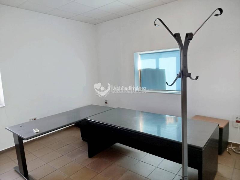 Foto 985a11af-d5be-4651-a9a9-6c3ca4250d94. Industrial building with heating in La Paz Alcalá de Guadaira