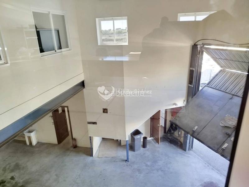 Foto 9b2d7ec1-0263-48f6-b587-c595610559d6. Industrial building with heating in La Paz Alcalá de Guadaira