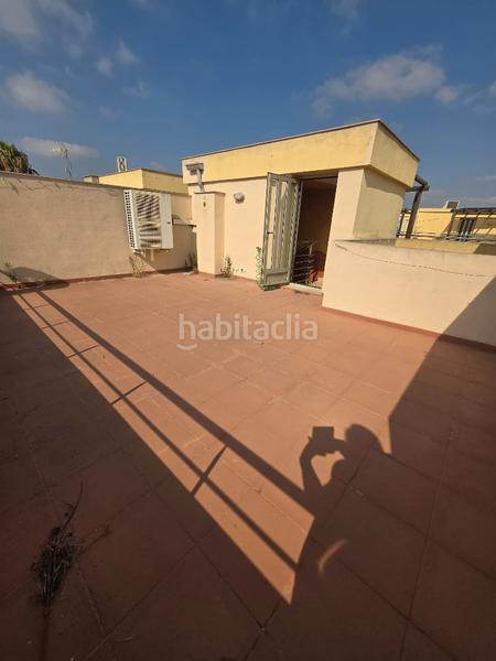 Foto 39c0edce-f02e-4209-b7ea-dd9e7cde501e. Casa adosada adosado con piscina en San Antonio de Benagéber