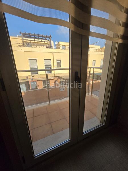 Foto a55e66fd-d4af-446e-8823-6ccb8a43ea60. Casa adosada adosado con piscina en San Antonio de Benagéber