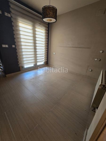 Foto c8edbcfc-d37d-4966-8149-27e7a24803fb. Casa adosada adosado con piscina en San Antonio de Benagéber