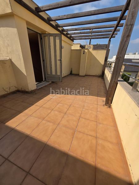 Foto e95ee763-ae02-415b-ae1c-7790cc5526fc. Casa adosada adosado con piscina en San Antonio de Benagéber