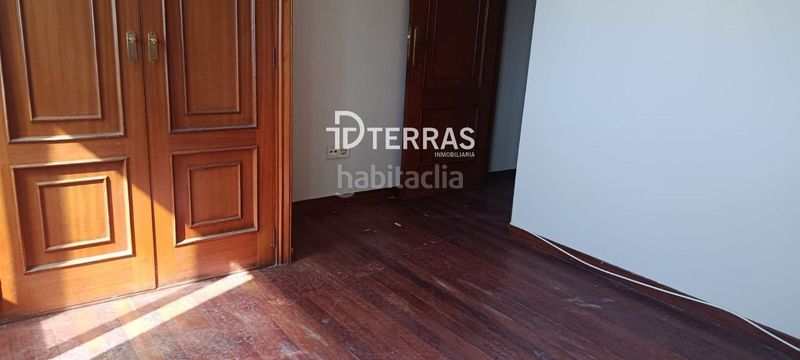 Foto e068241f-89e7-4048-94b4-f5cf79919b56. Dúplex amb calefacció a Zona Fernández Labreda Pontevedra