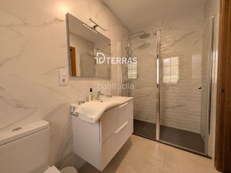 Foto a31e236a-ecc9-4337-a59f-9b15c7d2568d. Casa amb calefacció aparcament piscina a Barro