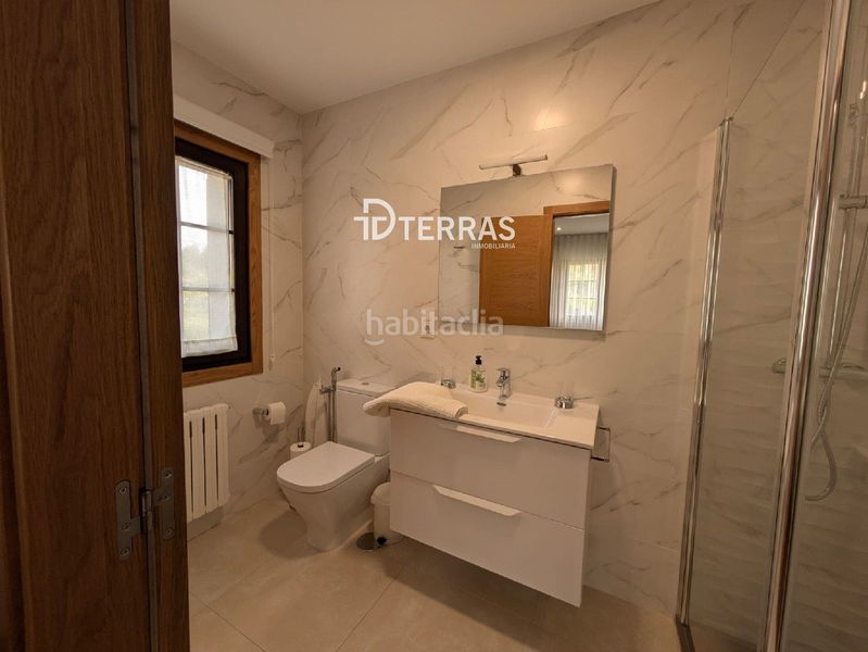 Foto b1bf6304-9cb8-4aed-9aa7-e7817d831861. Casa amb calefacció aparcament piscina a Barro